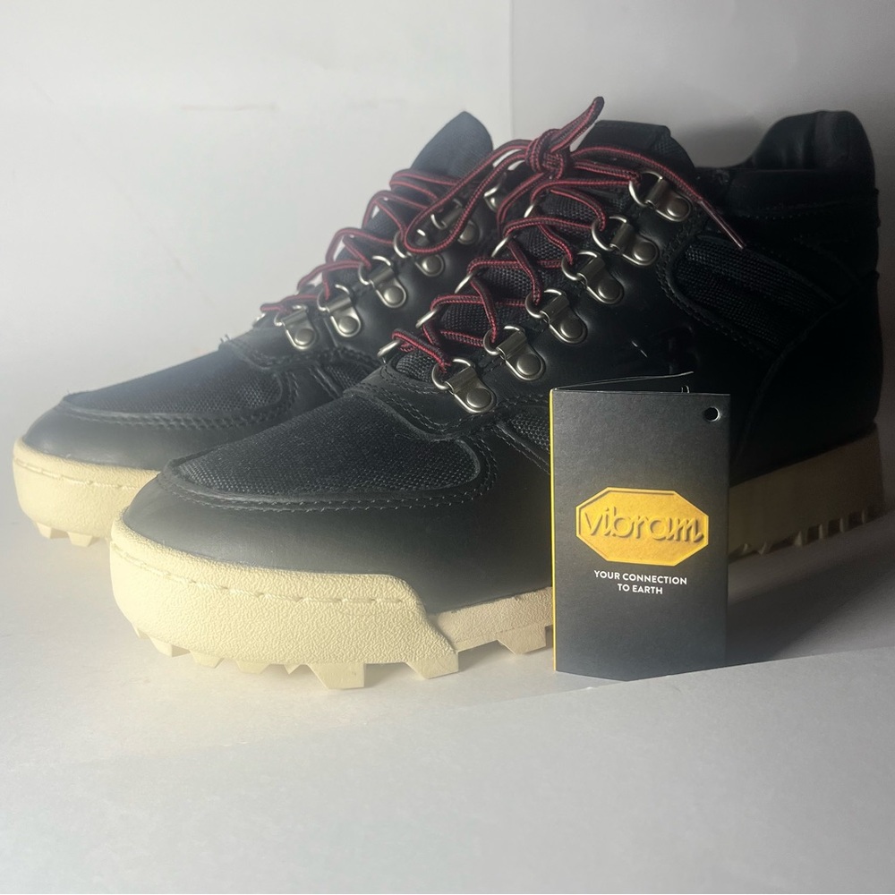 New Balance Rainier 'Black Macadamia Nut' URAINAL - Size 7.5M/9W
